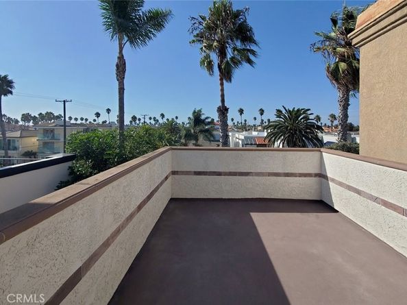 304 18th, Huntington Beach CA 92648