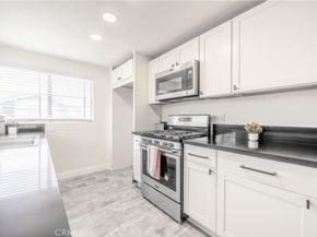 46 Echo Run 16, Irvine CA 92614