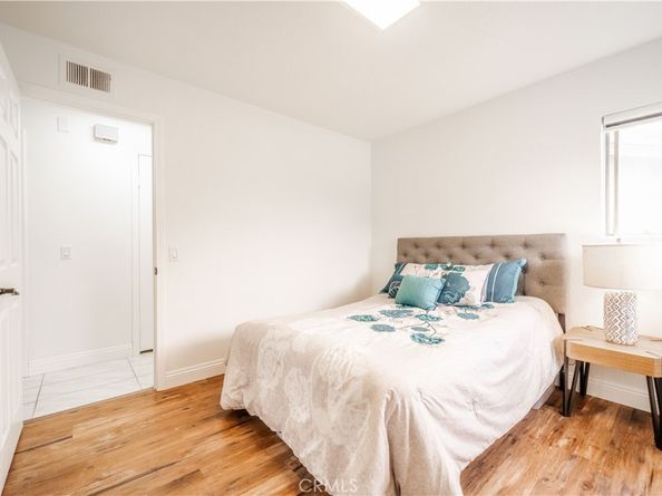 46 Echo Run 16, Irvine CA 92614