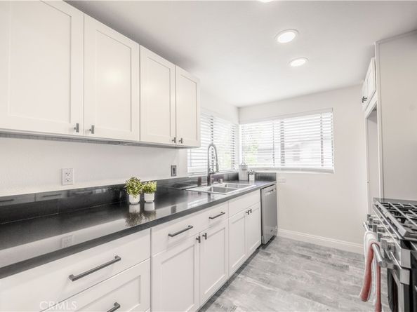 46 Echo Run 16, Irvine CA 92614