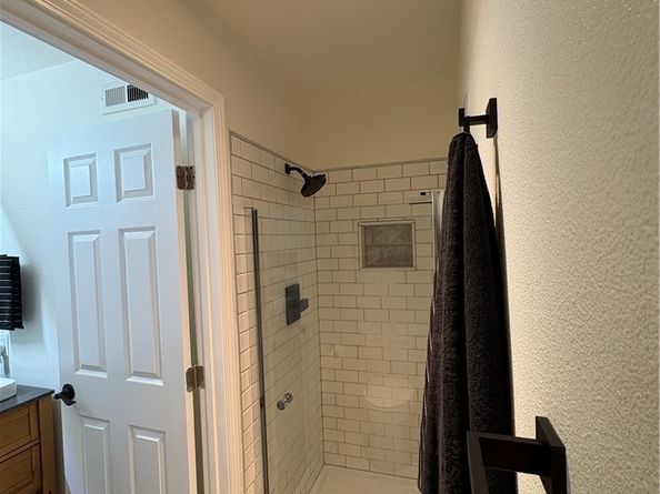 46 Echo Run 16, Irvine CA 92614