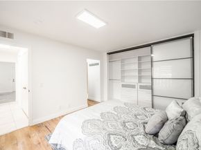 46 Echo Run 16, Irvine CA 92614