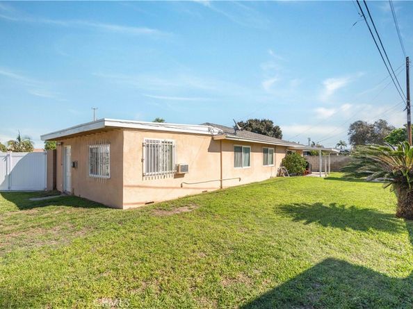 3318 W Borchard, Santa Ana CA 92704