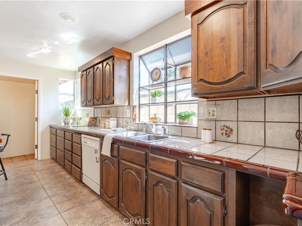 3318 W Borchard, Santa Ana CA 92704