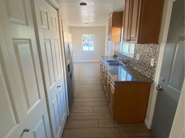 1206 W Mcfadden Avenue, Santa Ana CA 92707