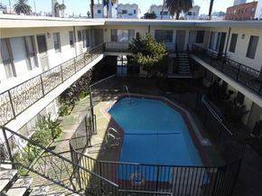 409 S Manhattan, Los Angeles CA 90020