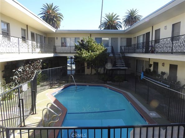 409 S Manhattan, Los Angeles CA 90020