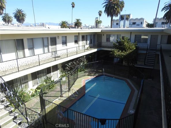 409 S Manhattan, Los Angeles CA 90020