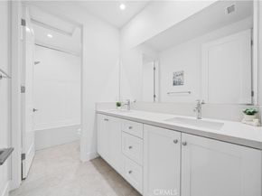 118 Glydon, Irvine CA 92618