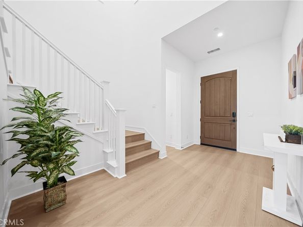 118 Glydon, Irvine CA 92618