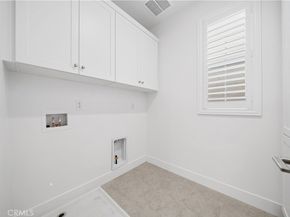 118 Glydon, Irvine CA 92618