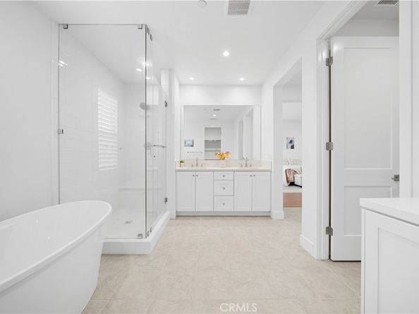 118 Glydon, Irvine CA 92618