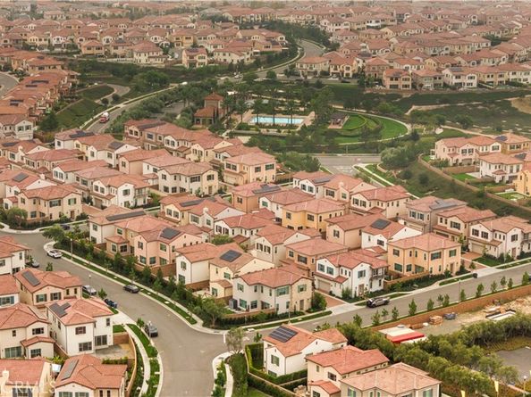 118 Glydon, Irvine CA 92618