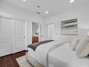 65 Chantilly, Irvine CA 92620