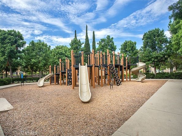 65 Chantilly, Irvine CA 92620