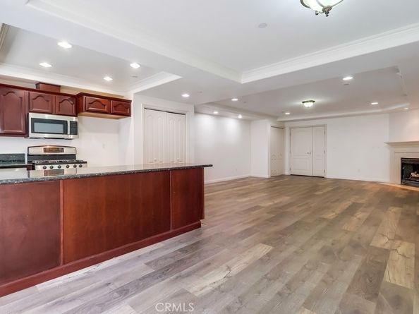 700 S Ardmore Avenue 204, Los Angeles CA 90005