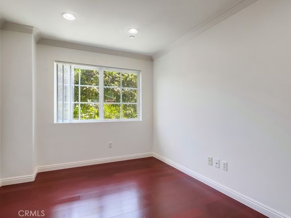 700 S Ardmore Avenue 204, Los Angeles CA 90005