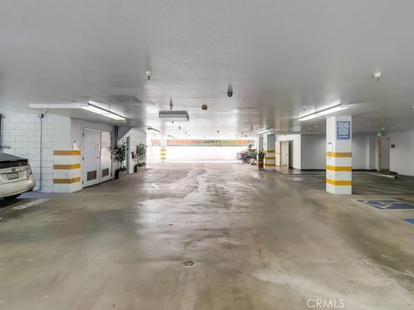 700 S Ardmore Avenue 204, Los Angeles CA 90005