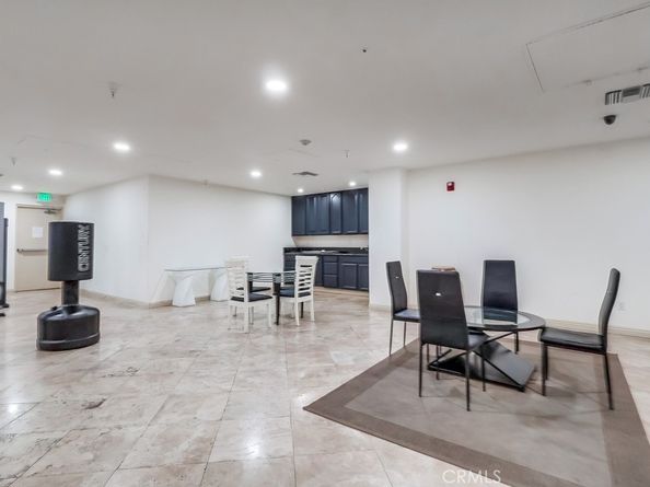 700 S Ardmore Avenue 204, Los Angeles CA 90005