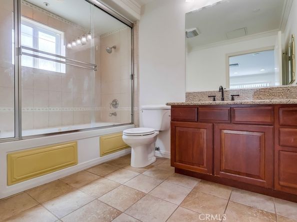 700 S Ardmore Avenue 204, Los Angeles CA 90005