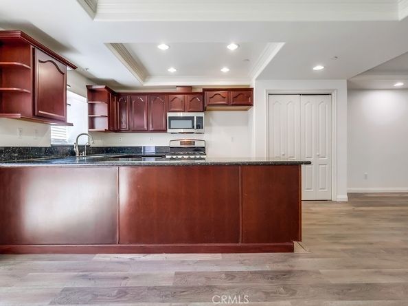 700 S Ardmore Avenue 204, Los Angeles CA 90005