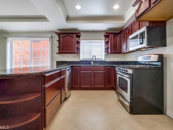 700 S Ardmore Avenue 204, Los Angeles CA 90005