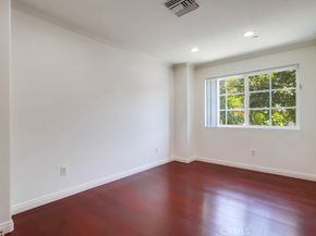 700 S Ardmore Avenue 204, Los Angeles CA 90005