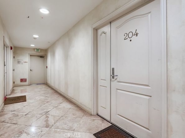 700 S Ardmore Avenue 204, Los Angeles CA 90005