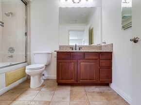 700 S Ardmore Avenue 204, Los Angeles CA 90005