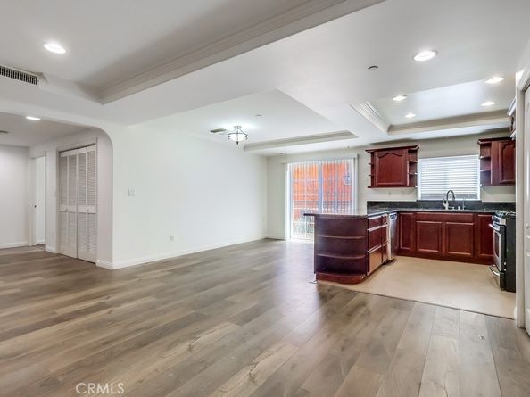 700 S Ardmore Avenue 204, Los Angeles CA 90005