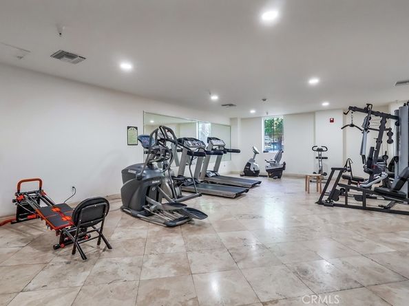 700 S Ardmore Avenue 204, Los Angeles CA 90005