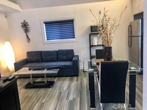 214 Walnut Avenue, Huntington Beach CA 92648