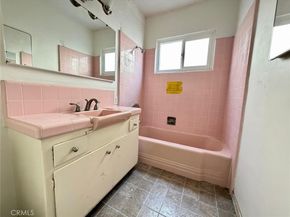 528 Cedar Boulevard 1F, Long Beach CA 90802