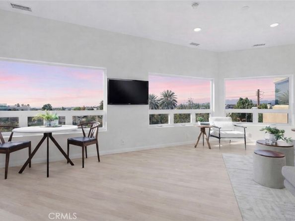 12317 Navy Street, Los Angeles CA 90066