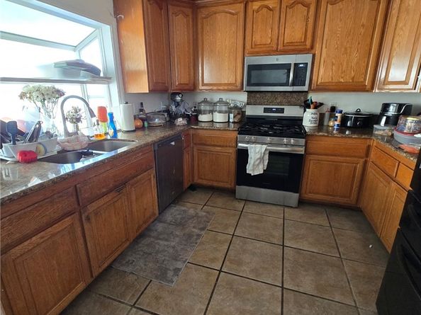 3151 E Radcliffe, Anaheim CA 92806