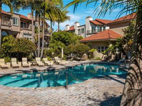 19275 Meadowood Circle, Huntington Beach CA 92648