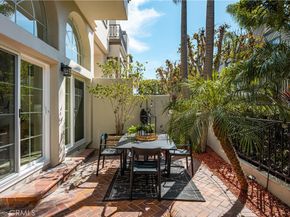 19275 Meadowood Circle, Huntington Beach CA 92648