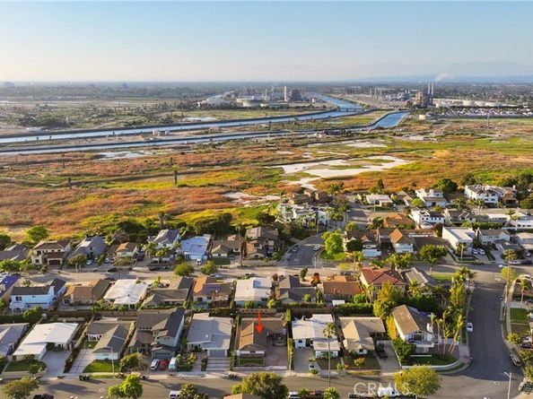 1025 Marvista Avenue, Seal Beach CA 90740