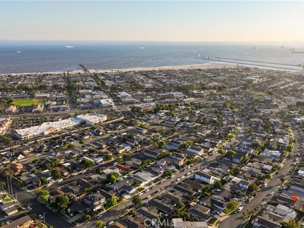 1025 Marvista Avenue, Seal Beach CA 90740