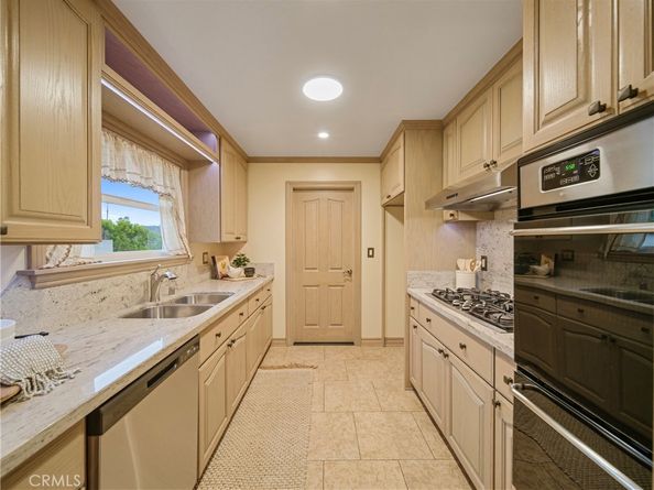 1025 Marvista Avenue, Seal Beach CA 90740