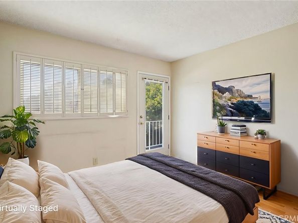 2305 Silver Ridge Avenue, Los Angeles CA 90039