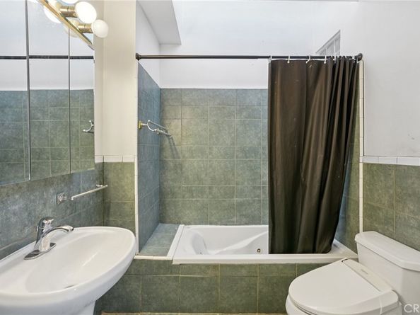 2305 Silver Ridge Avenue, Los Angeles CA 90039