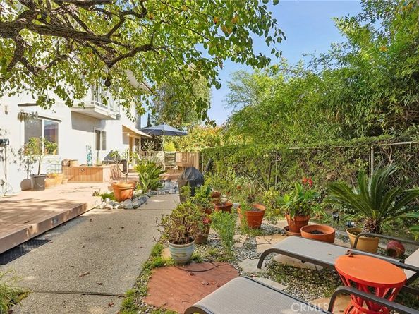 2305 Silver Ridge Avenue, Los Angeles CA 90039