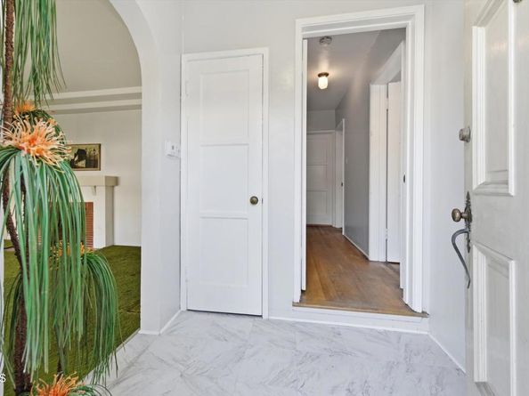 3860 FAIRWAY Boulevard, Los Angeles CA 90043