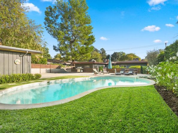 1025 Nithsdale Road, Pasadena CA 91105