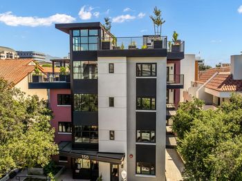 150 S Oak Knoll Avenue