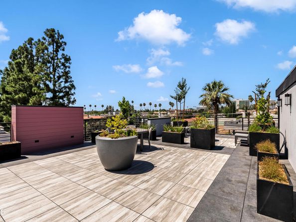 150 S Oak Knoll Avenue 205, Pasadena CA 91101