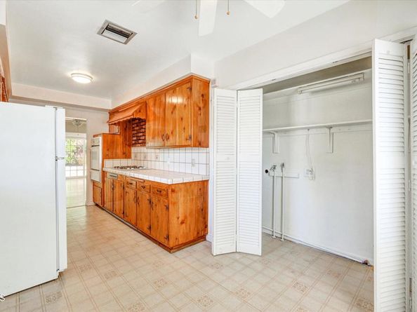 3557 Burritt Way, Glendale CA 91214