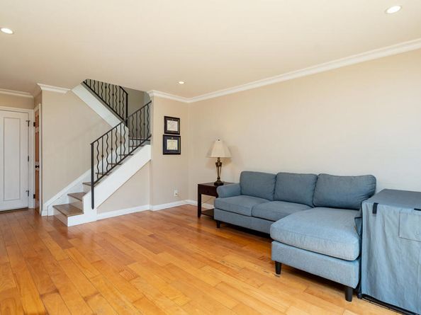 842 E Pepper Tree Drive, Azusa CA 91702