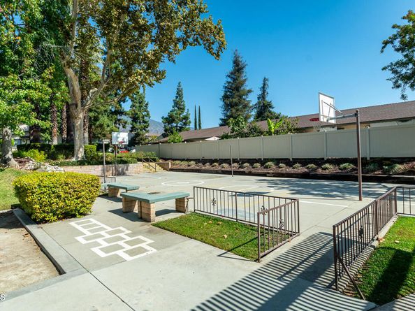 842 E Pepper Tree Drive, Azusa CA 91702